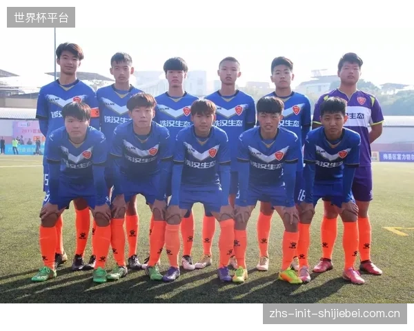 阿吉雷高位防线前倾战术奏效，墨西哥队以赛代练磨合成型。